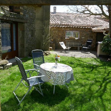 La Petite Maison Dans La Prairie Cassaignes Exteriér fotografie