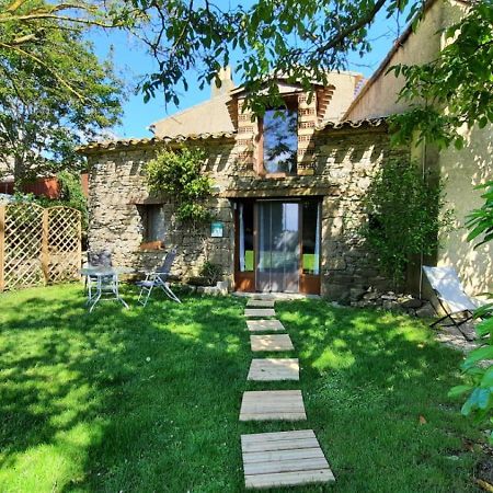 La Petite Maison Dans La Prairie Cassaignes Exteriér fotografie