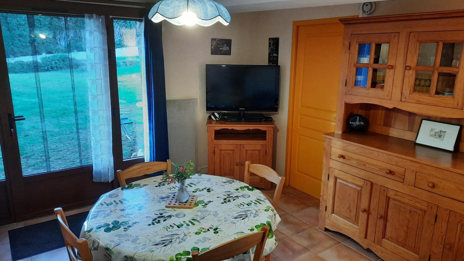 La Petite Maison Dans La Prairie Cassaignes Exteriér fotografie
