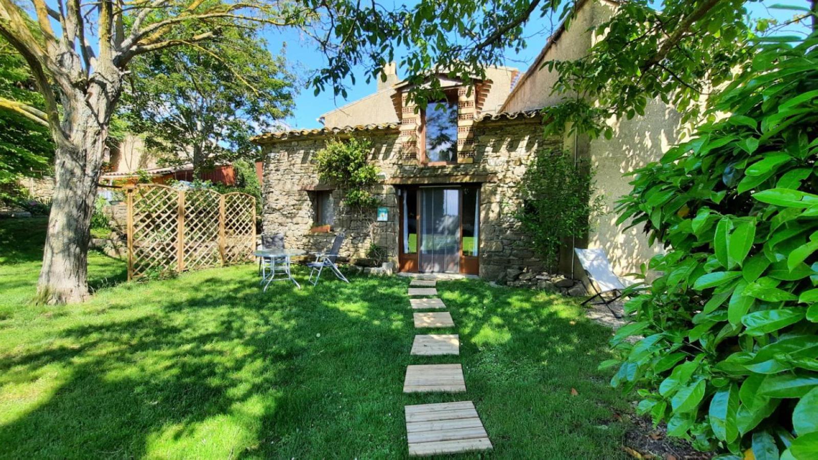 La Petite Maison Dans La Prairie Cassaignes Exteriér fotografie
