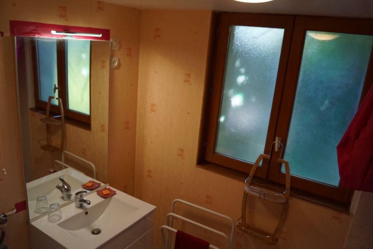 La Petite Maison Dans La Prairie Cassaignes Exteriér fotografie